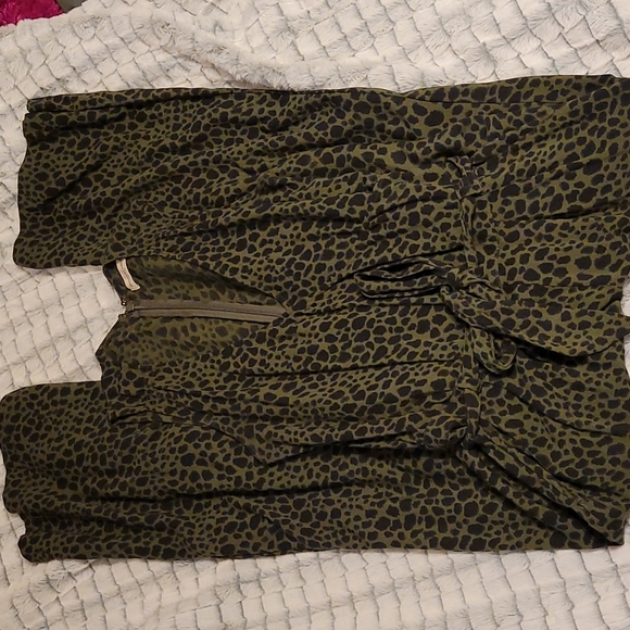 Abercrombie & Fitch Green Leopard Jumpsuit Women's Size XS - Picture 4 of 10